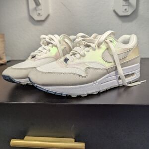 Euc Nike x La Ville Lumiere sneakers